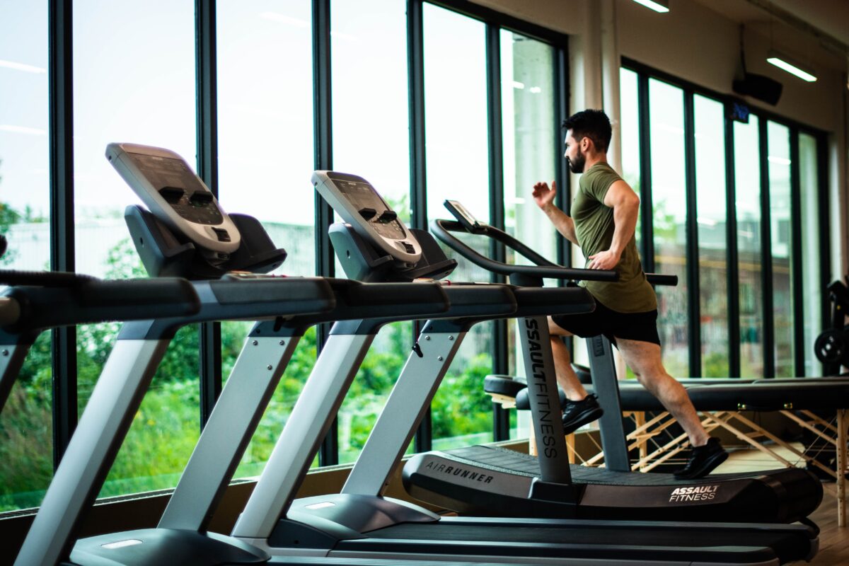 Photo by William Choquette from Pexels: https://www.pexels.com/photo/an-on-treadmill-1954524/